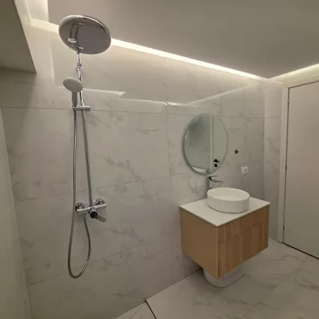 Luxury Seaside Escape 2 - Free Private Parking Appartamento