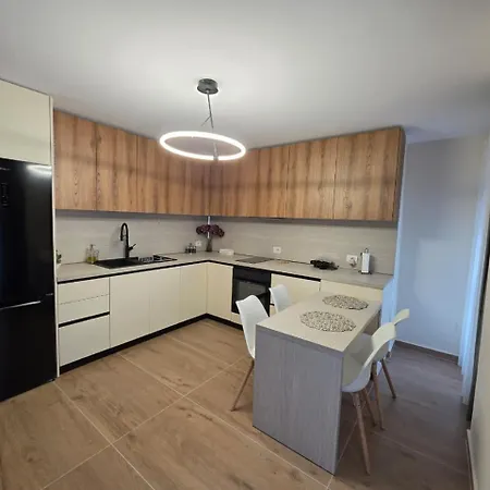 Luxury Seaside Escape 2 - Free Private Parking Apartamento Golem (Tirana)